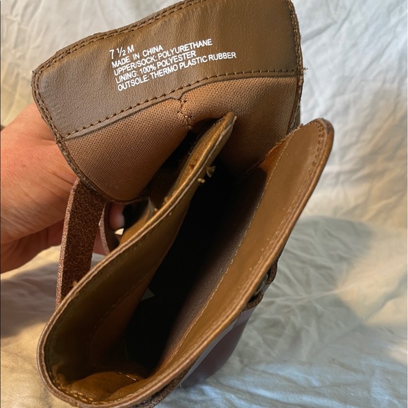 American Eagle Outfitters brown/burgundy booties - Picture 4 of 9